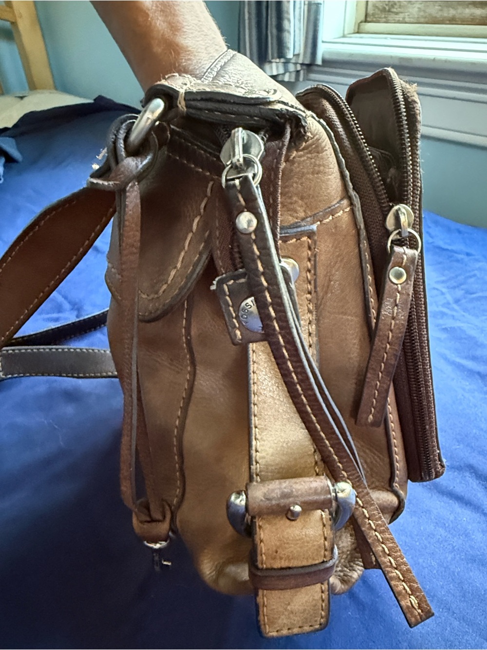 Fossil Brown Leather Crossbody Bag Multi Pocket Buckle Sides Key Charm - Picture 5 of 8